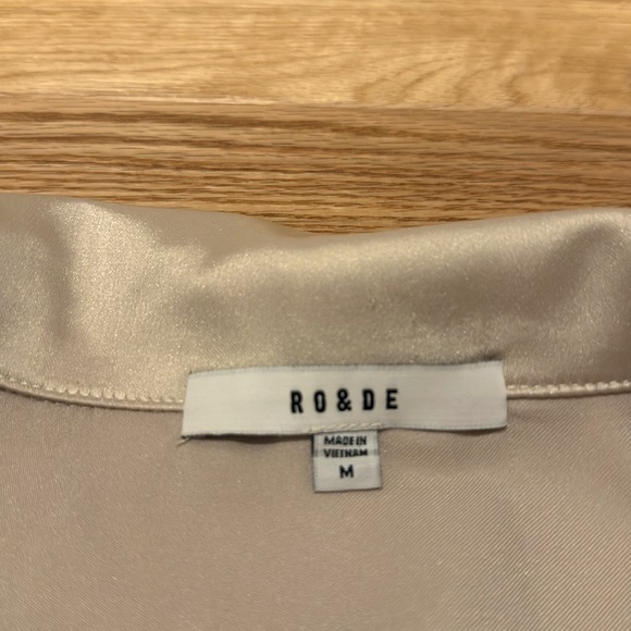 Ro & De Satin Cropped Blouse Medium - Picture 3 of 6